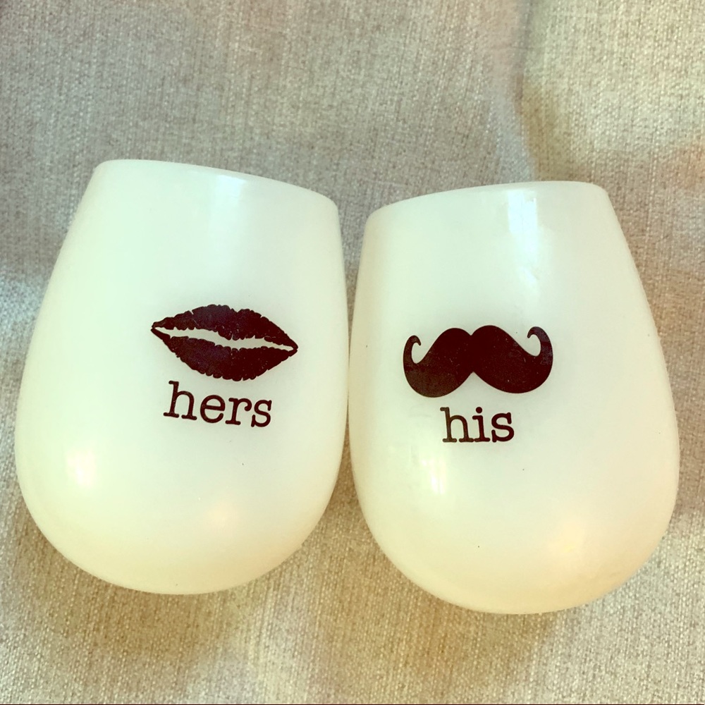 Silicone his & her wine glasses